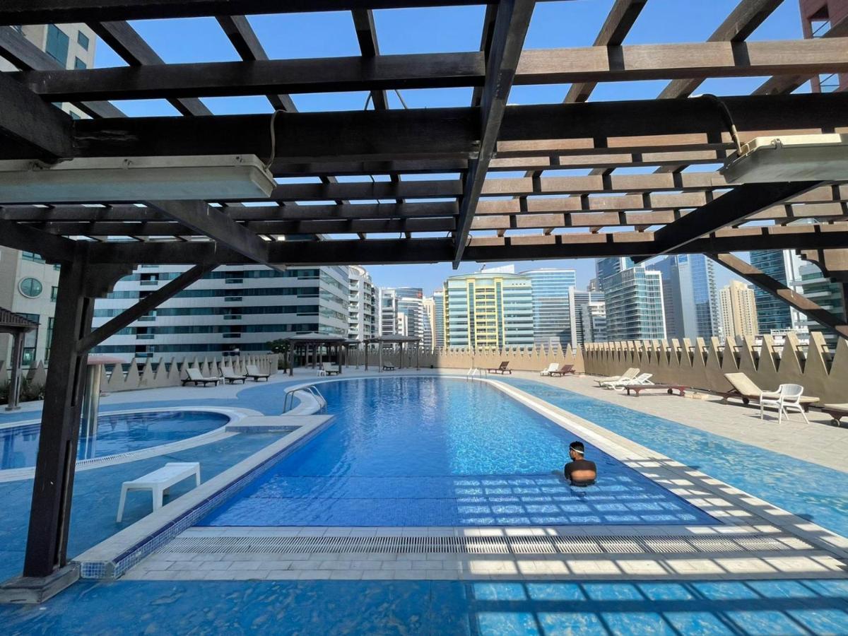 Dubai Backpackers Hostel Exterior photo
